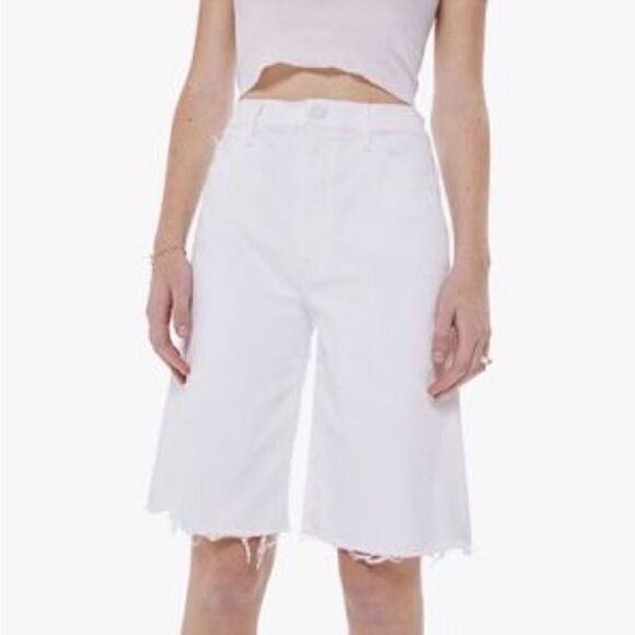 Mother Women's White The Undercover Knee Fray Short Size 24 $228 - Picture 6 of 7